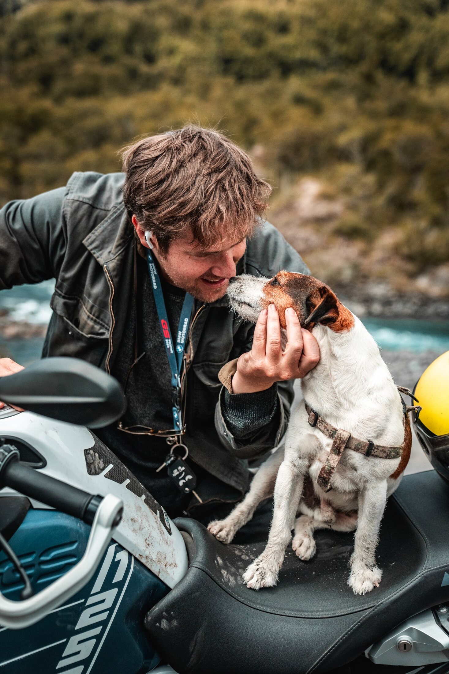 Rodrigo greeting Jacko beside the motorcycle