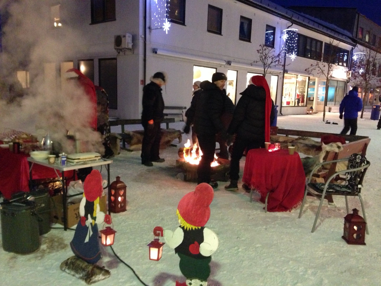 A fire on the main street during the Christmas market
