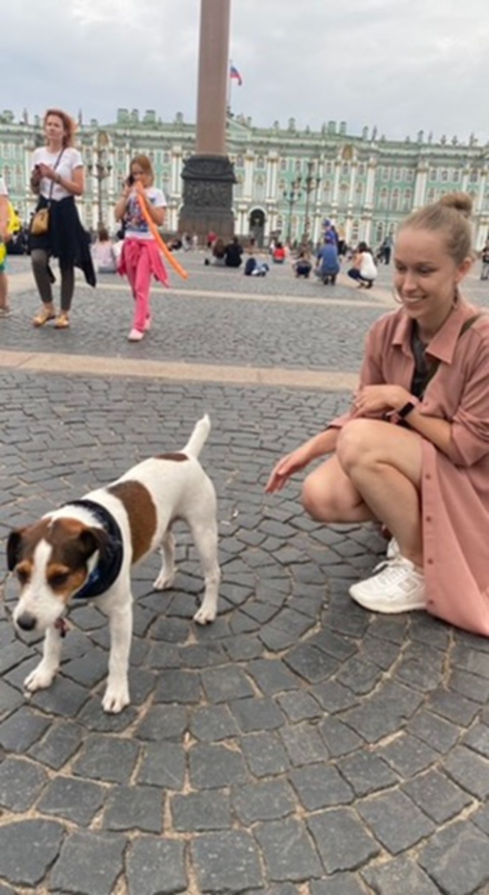 Jacko meeting people on Palace Square