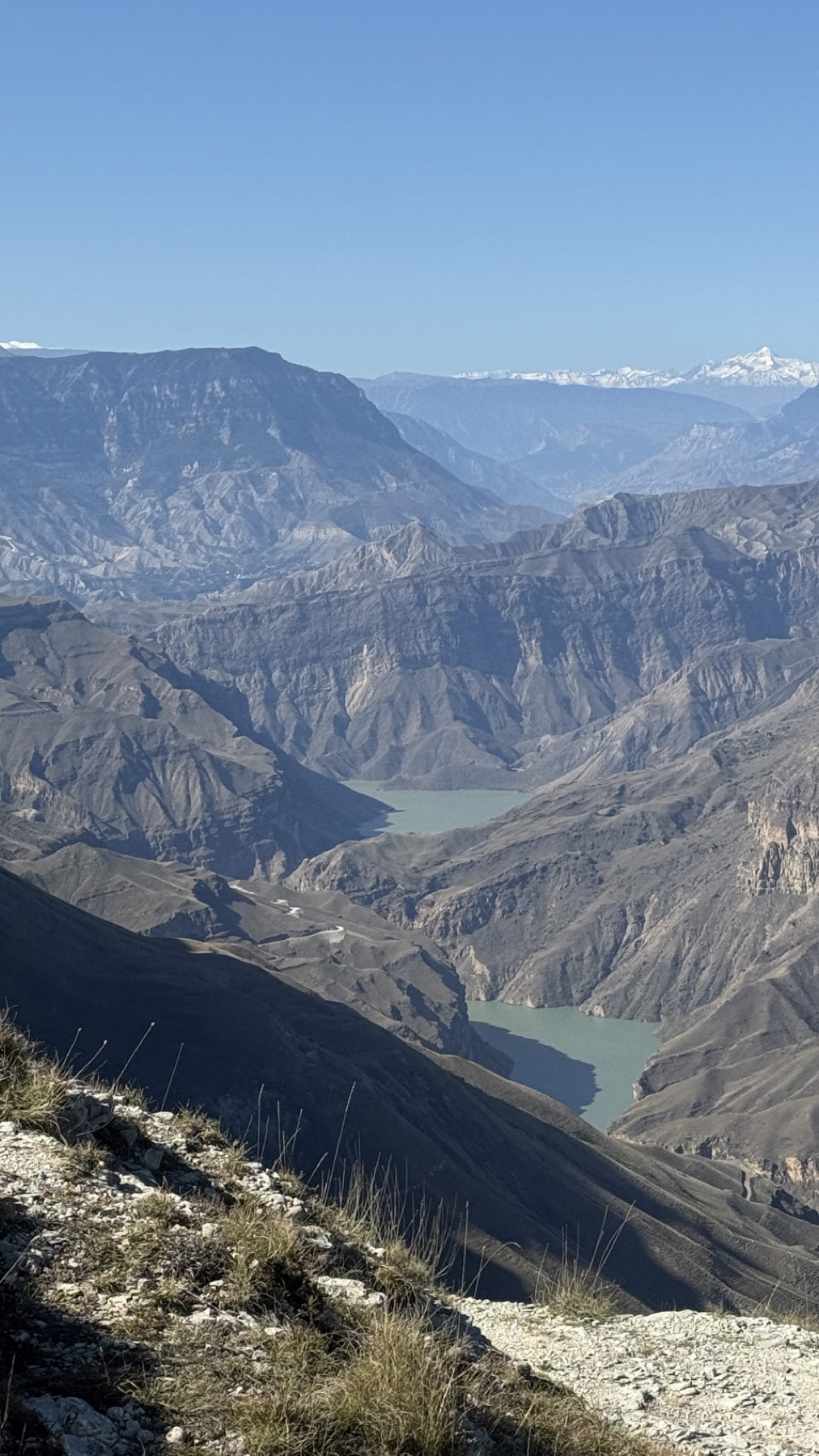 A wide view over the Sulak canyon